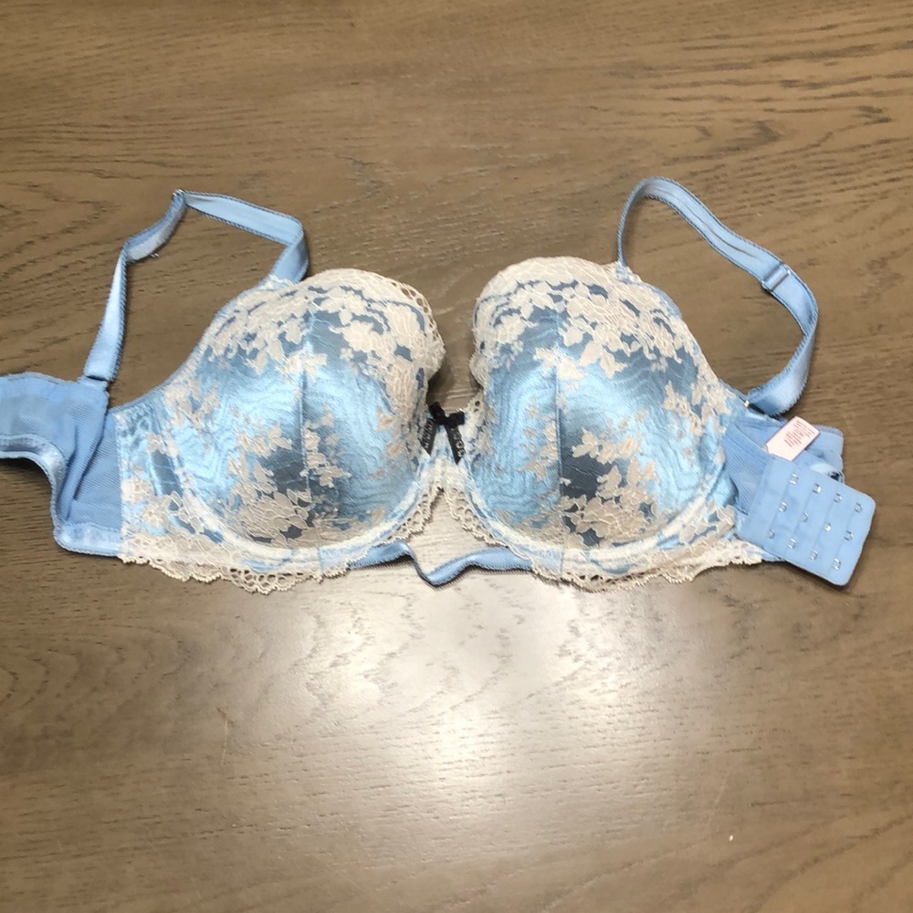 Beautiful Victoria’s Secret Bra